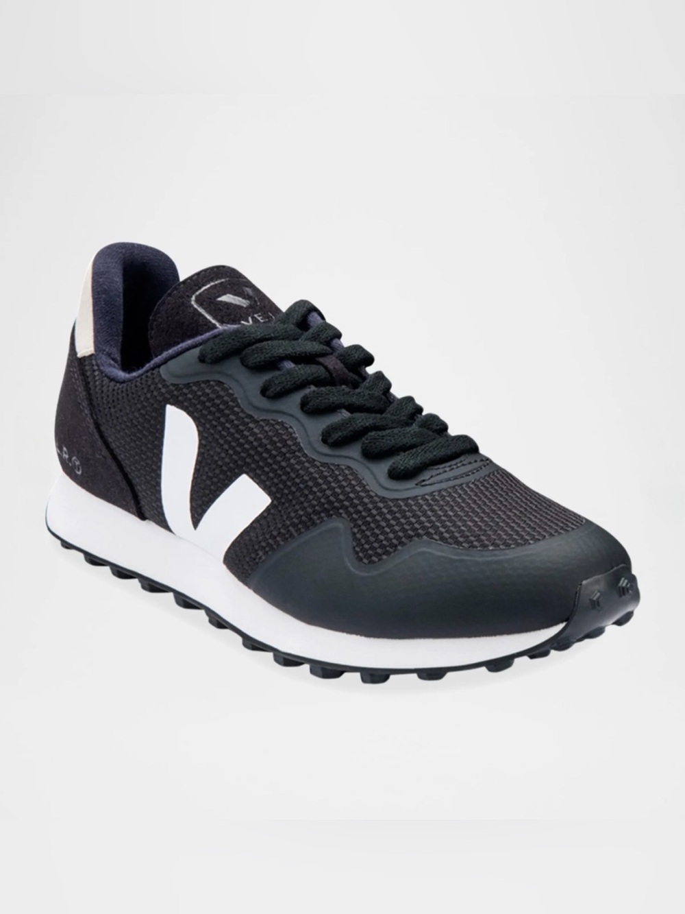 Veja Mesh Jute Raffia Black/White Sneakers, size 7/38
